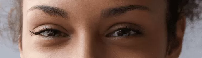 چشم بادومی